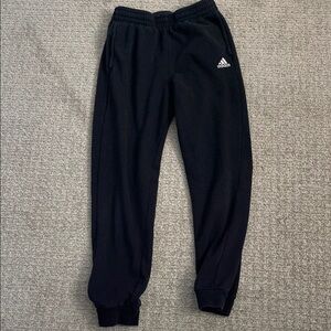 Kids Boys XL Adidas Black Fleece Joggers with Elastic Cuffs and Relaxed Fit